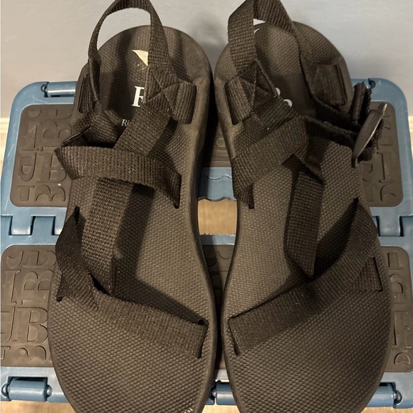 River Rapids Women's Black Strap Sandals - Picture 3 of 5